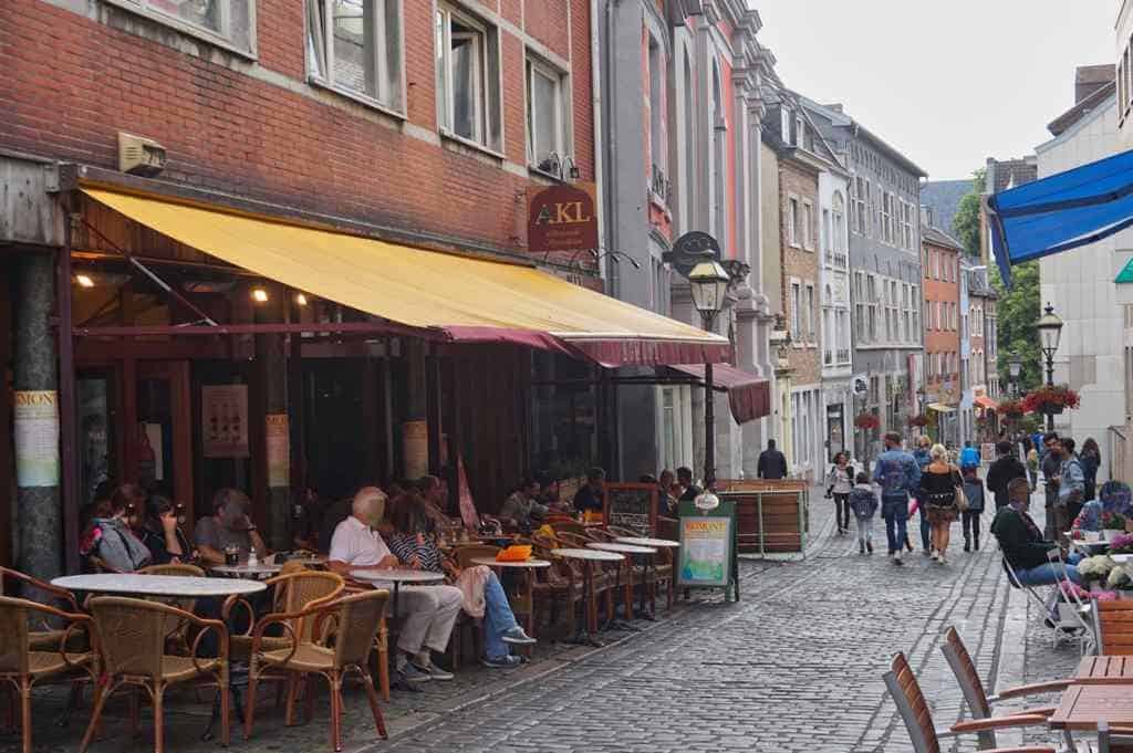 Das Café Egmont ist gleichzeitig eine Bar in der Altstadt von Aachen