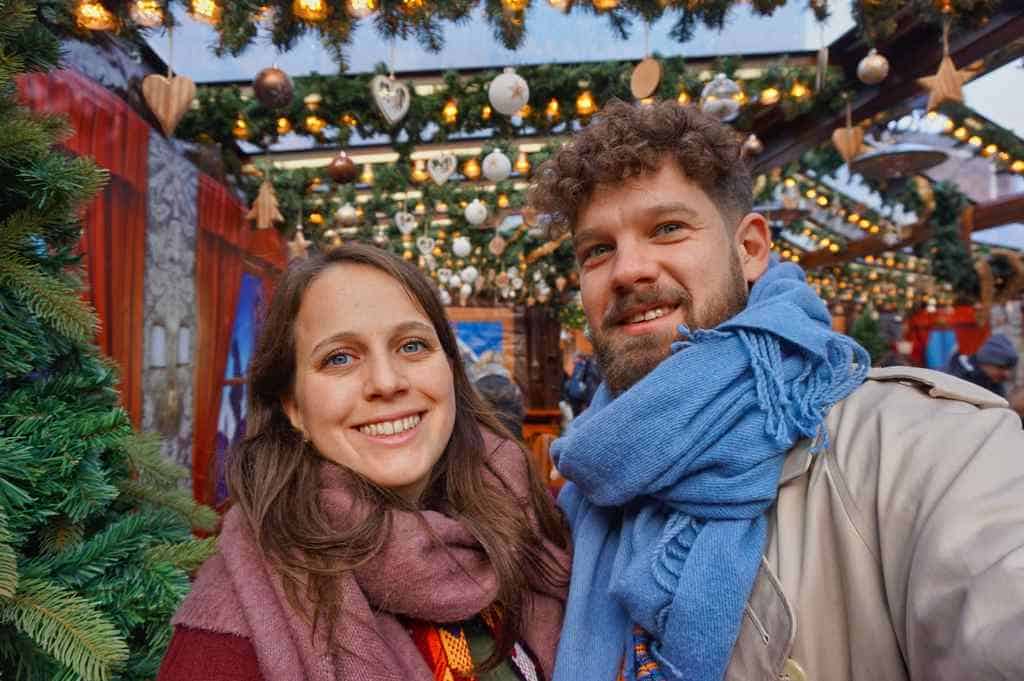 Marie und Chris auf dem Aachener Weihnachtsmarkt